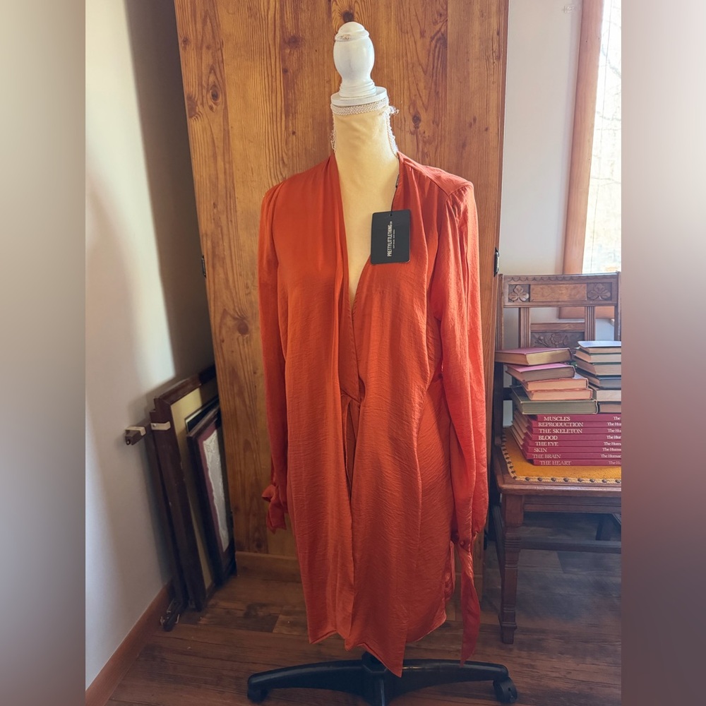 Pretty Little Thing Orange Satin Twist Front Open Sleeve Wrap Dress Size 12
